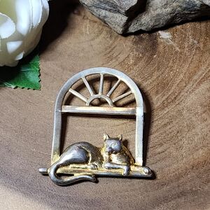 Vintage Whimsical Signed JJ Gold Toned Cat In Window Brooch